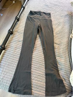 Lululemon nulu mini flare size 6