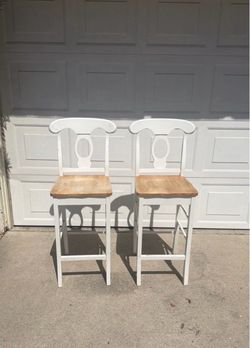 Set of 2 White Wood Bar Stools