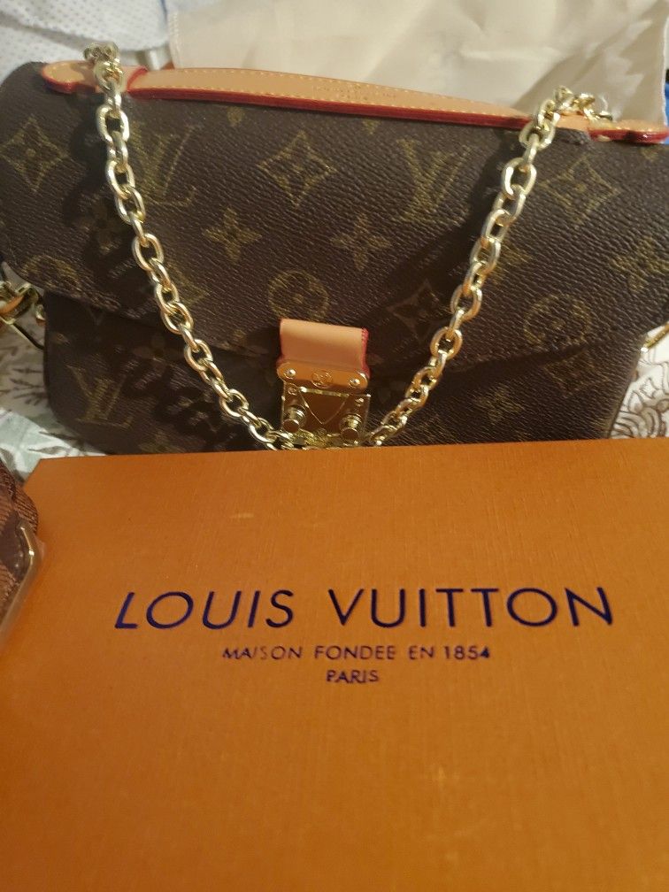 Louis Vuitton Women Handsbag