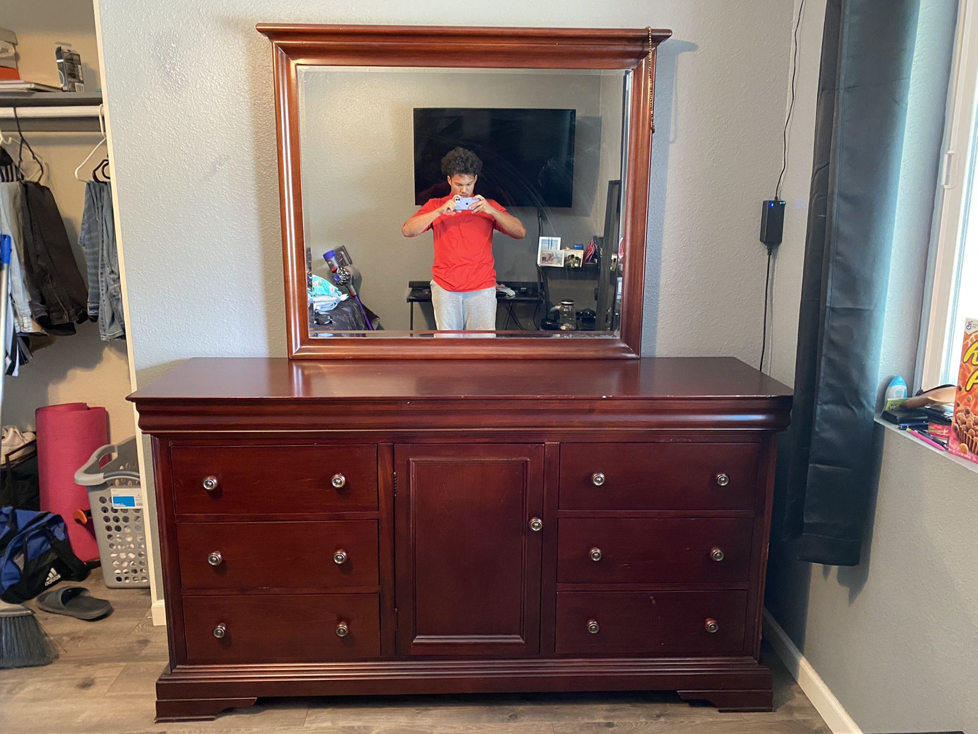 Dresser