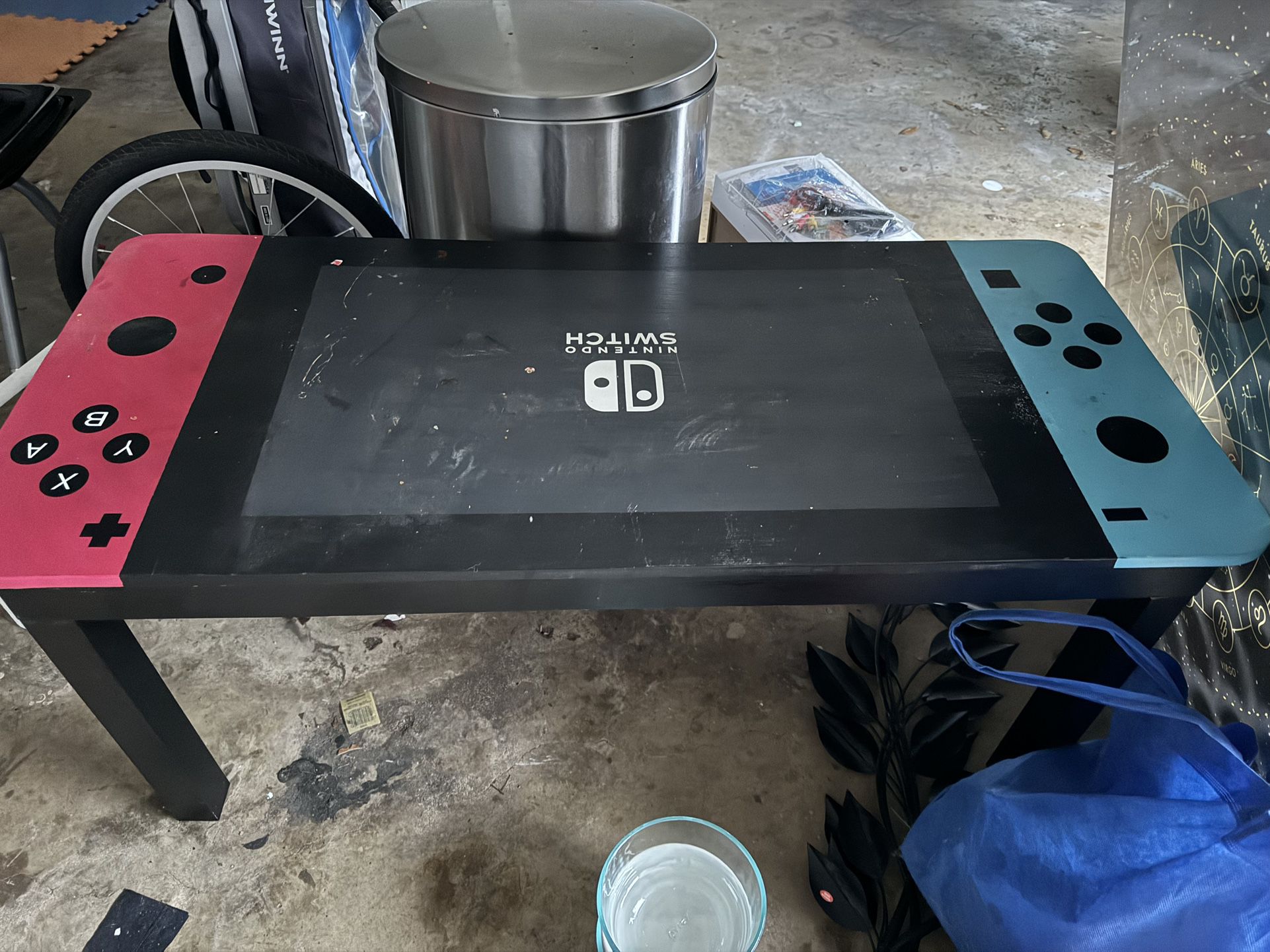 Nintendo Switch Table