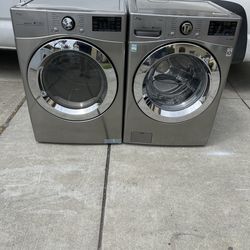 Nice Newer LG washer/dryer (Electric Dryer + Stackable) 30 day warranty