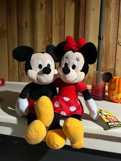 90 years *Exclusive* Disney Minnie and Mickey Mouse plush!!