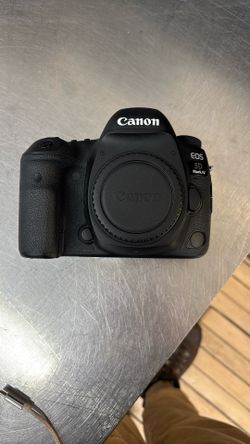 Canon 5D Mark IV Digital Camera