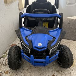 Electric car, good condition just need to clean plus remote