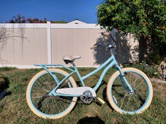 Huffy Marietta Beach Cruiser Bicycle