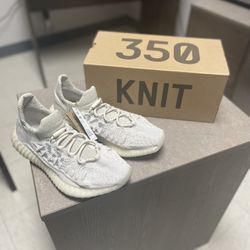 Yeezy 350 V2  Cmpct Slate Bone