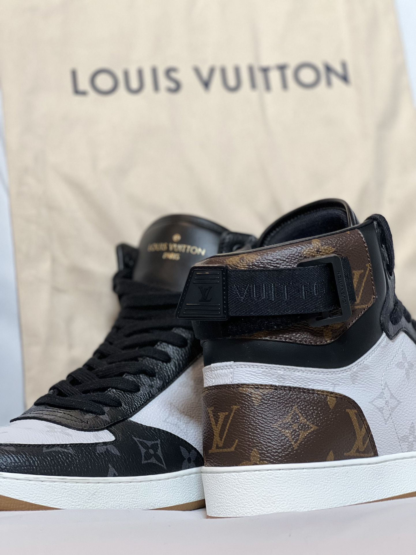 Louis Vuitton Rivoli Sneaker 