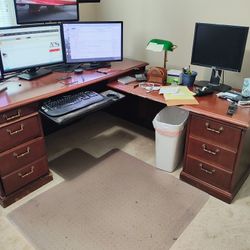 Large L-Shaped Desk And 2 Bookcases