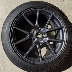 Tesla 2022 Model 3 tires and rims