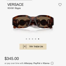 women vercase glasses 