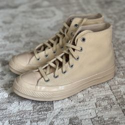 Beige Converse size 7 like new