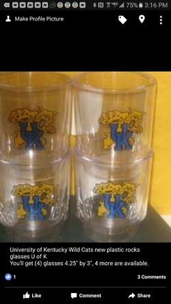 University of Kentucky Wild Cats new plastic rocks glasses U of K. You'll get (4) glasses 4.25" by 3", 4 more are available.