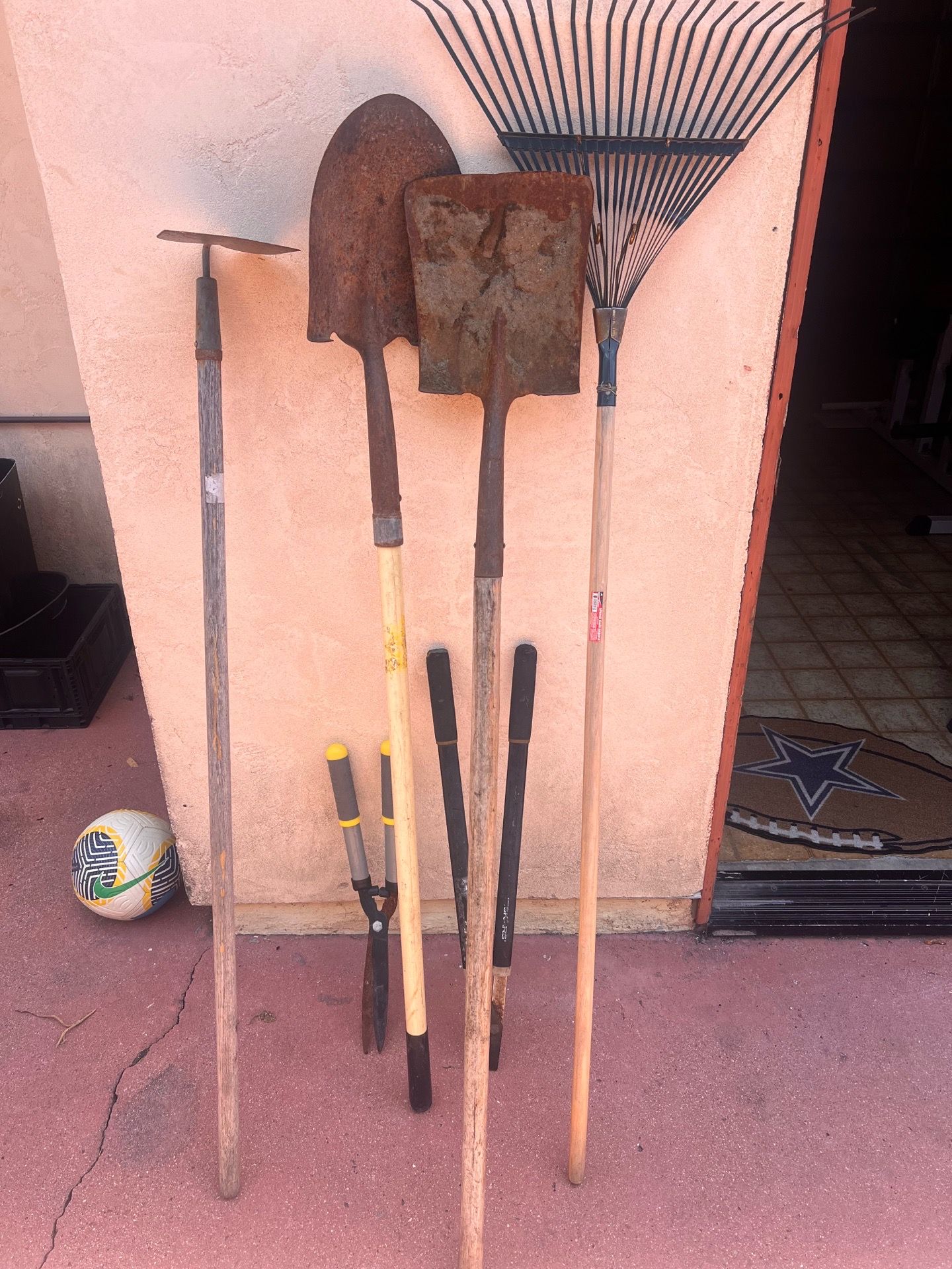 Gardening tools