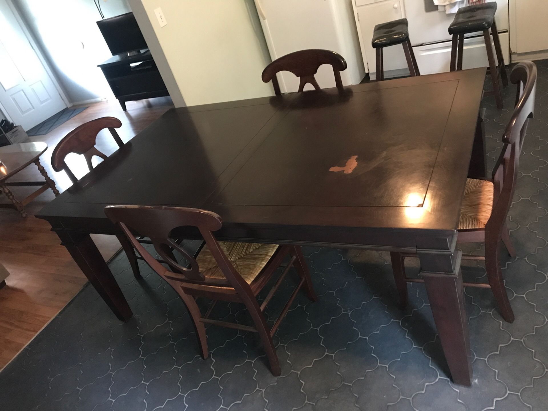 Kitchen Table and Chairs