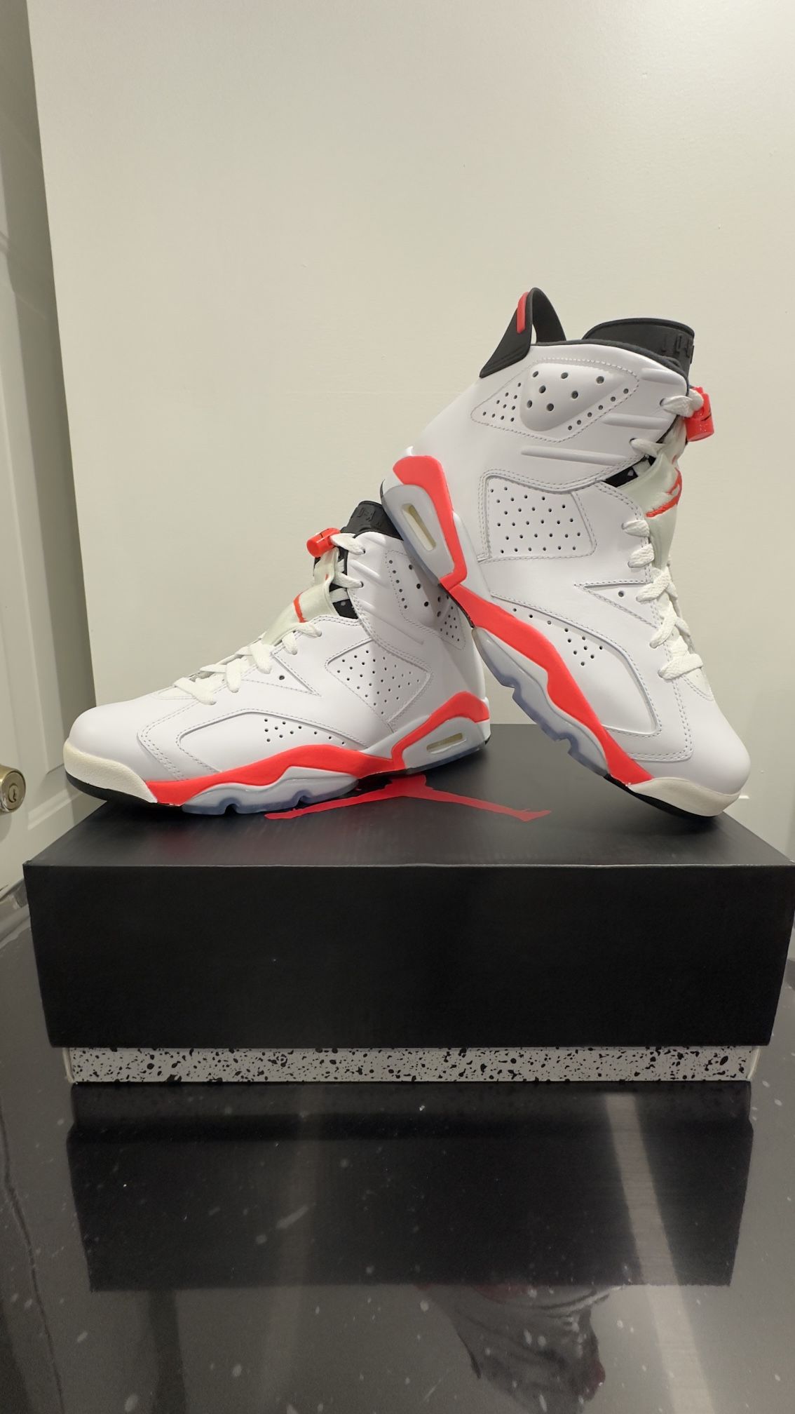 AIR JORDAN 6 RETRO