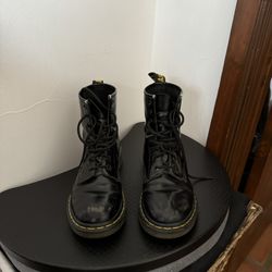1460 Dr. Martens Combat Boots