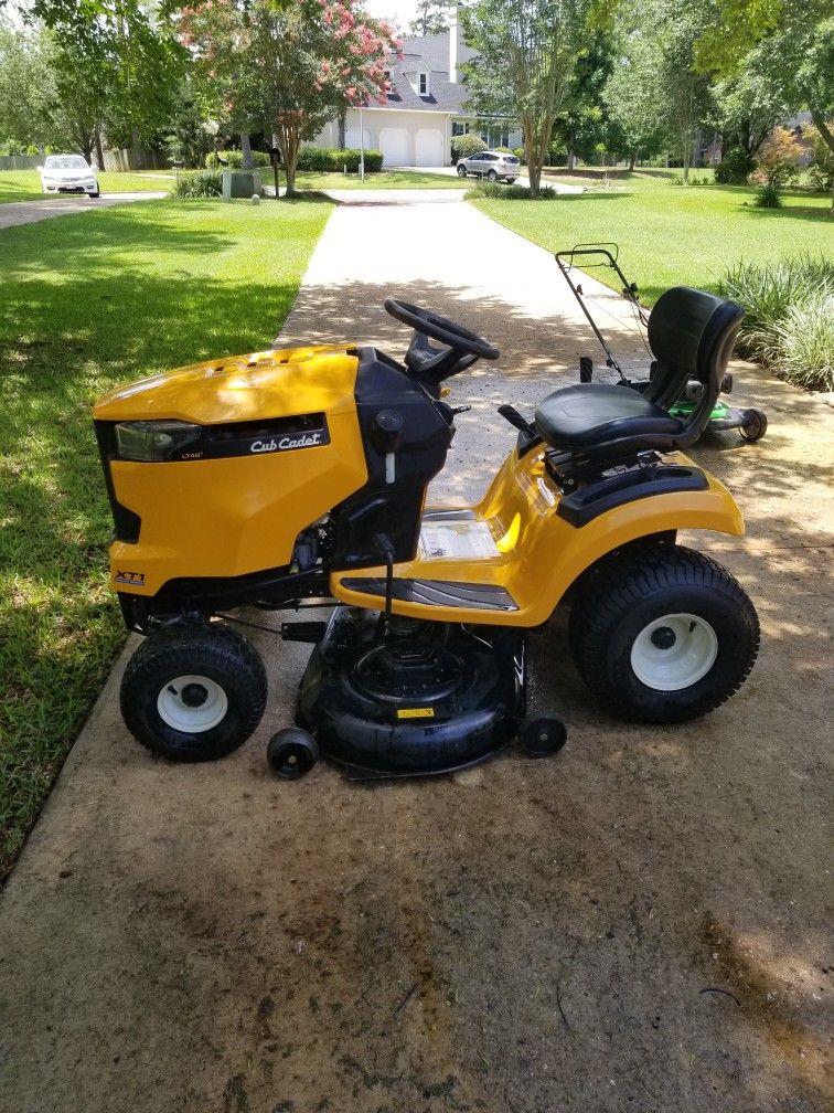 CUB CADET XT1 LT46 ENDURO SERIES LAWNMOWER 