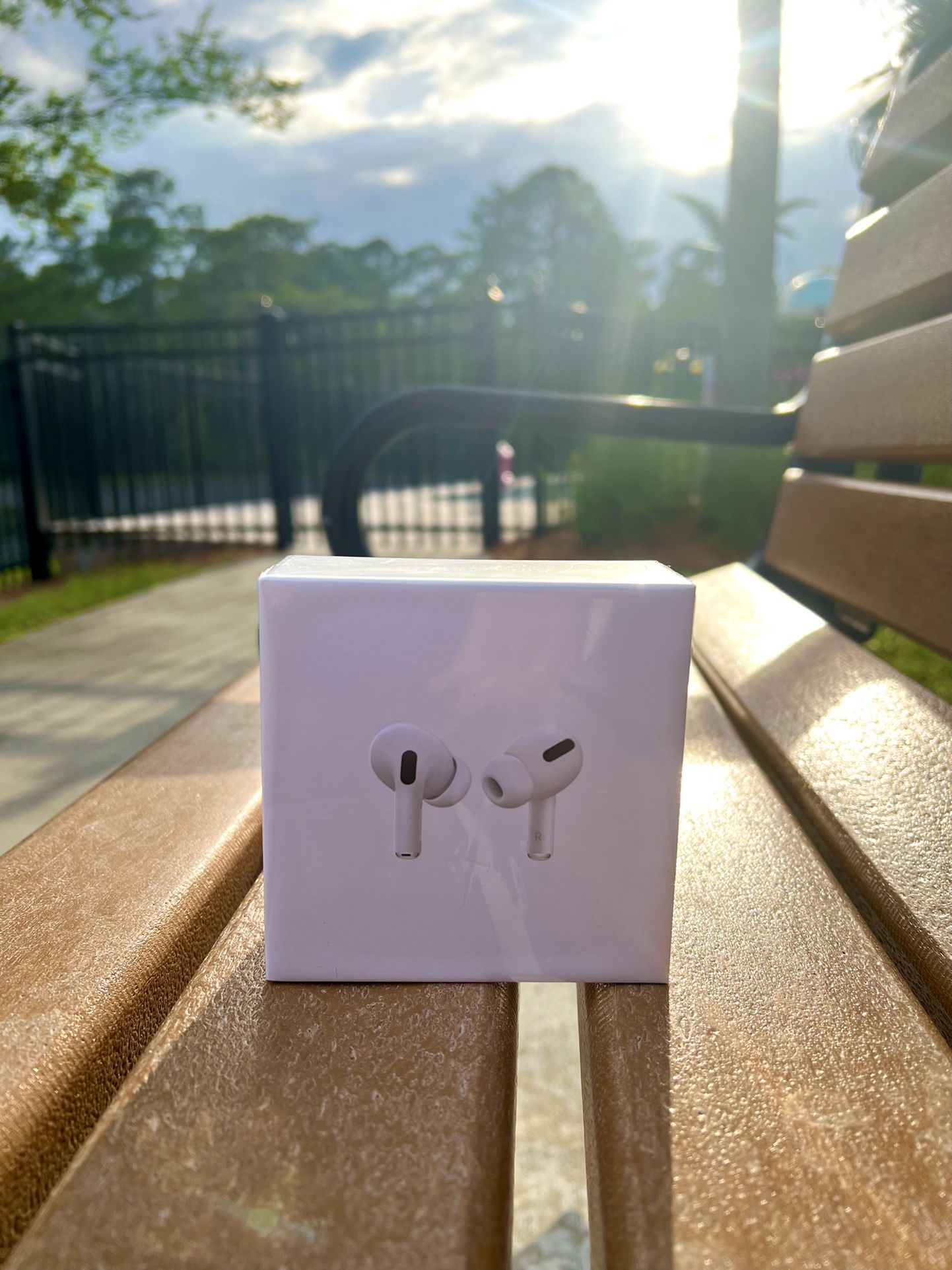 Apple - AirPods Pro with Magsafe Charging Case - White
