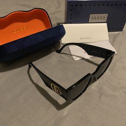 Gucci Black Sunglasses with Case and Box