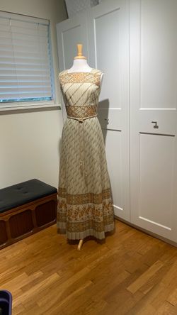 Alfred Shaheen gown