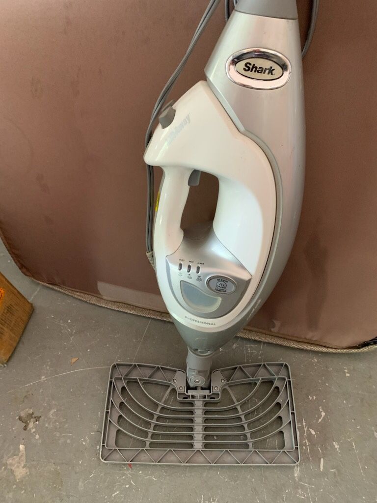 Floor Steamer/ Cleaner