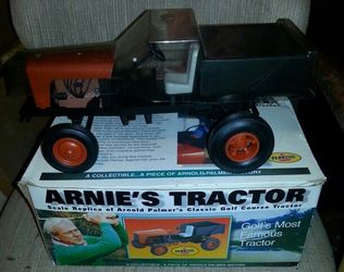 Scale ARNIE'S TRACTOR