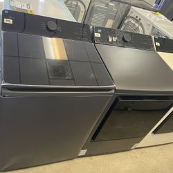 LG 5.5 Cu Top Load Washer & Gas Dryer Set In Matte Black