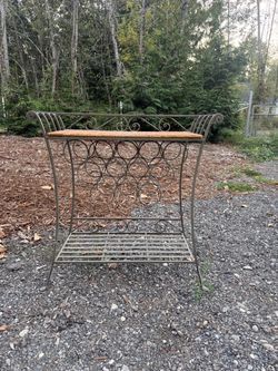 Decorative Metal Console Table with Woven Top