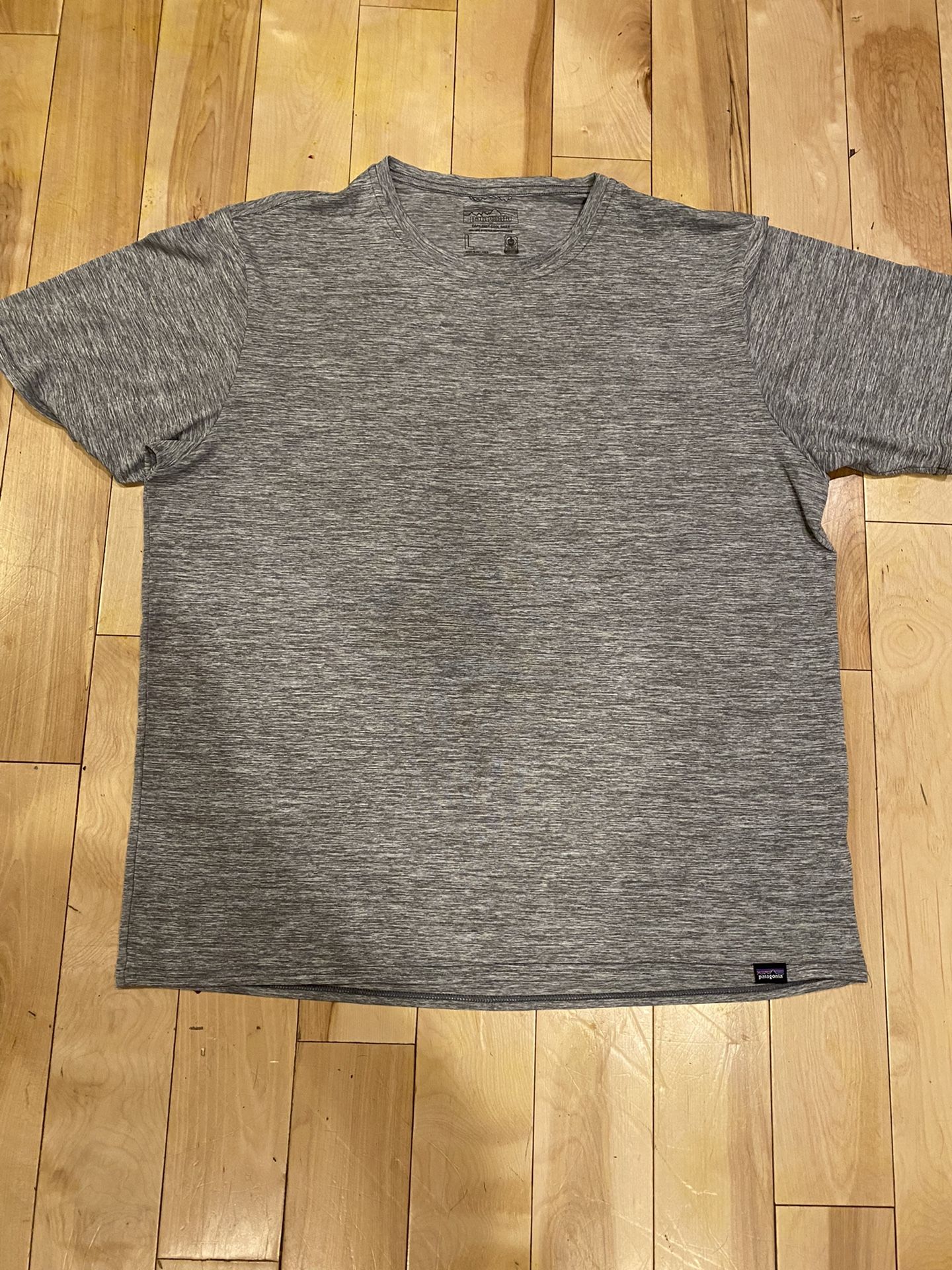 Like New Women’s Patagonia Capeline Cool Dry Tee XL Heather Gray