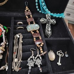 Women's Fashion Jewelry Bundle 