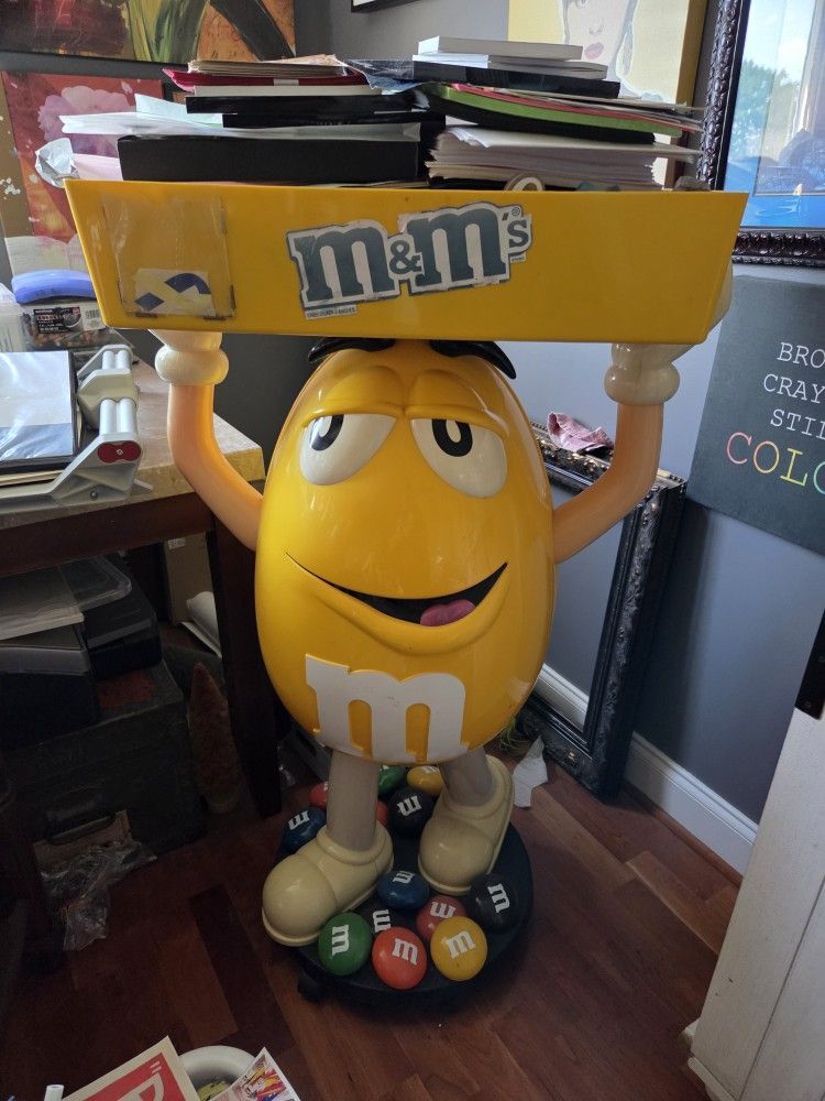 M&M Collectable Stand With Shelf