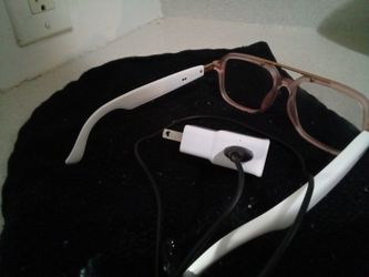 Blue tooth glasses