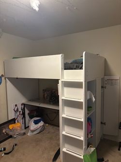 Bed loft like new