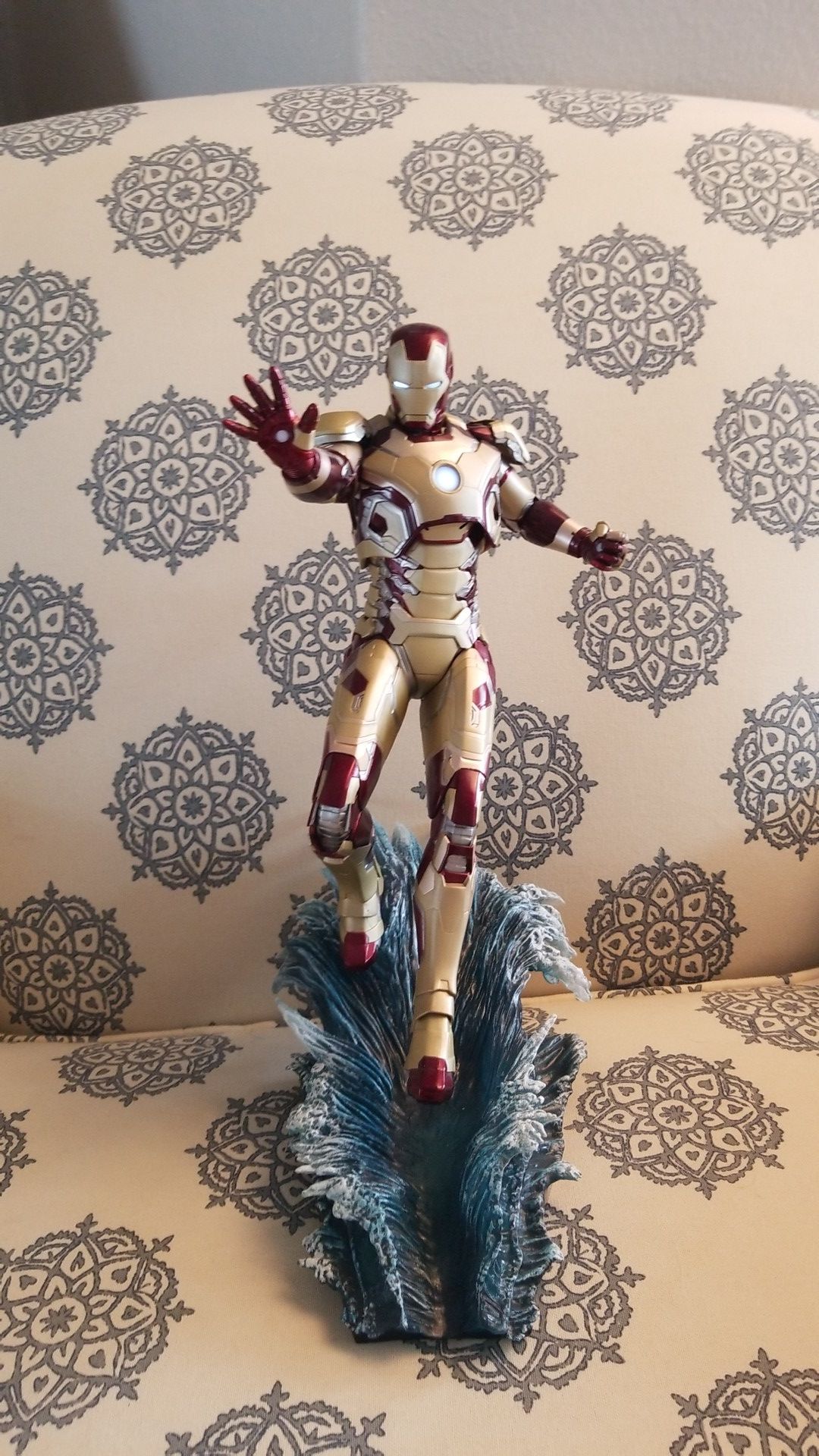 Iron man 42 kotobukiya 1/6scale with LED