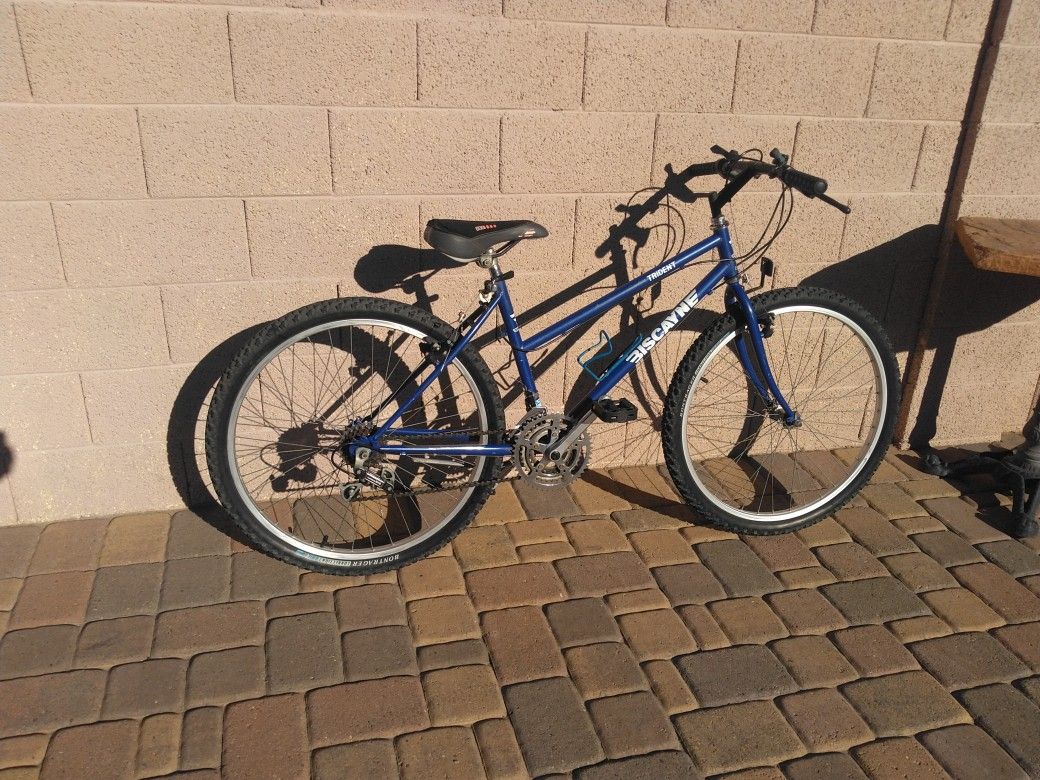 26 inch, 18 Speed Biscayne Trident. (See Description)