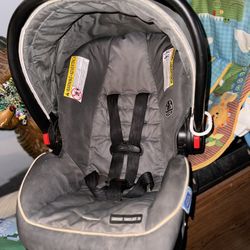 GRACO Car seat W/ Base