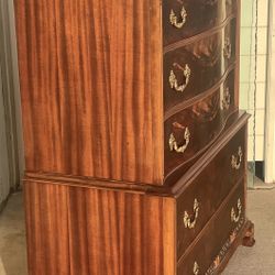 Gorgeous Antique Chippendale Style Mahogany 6 Drawer Chest of Drawers
