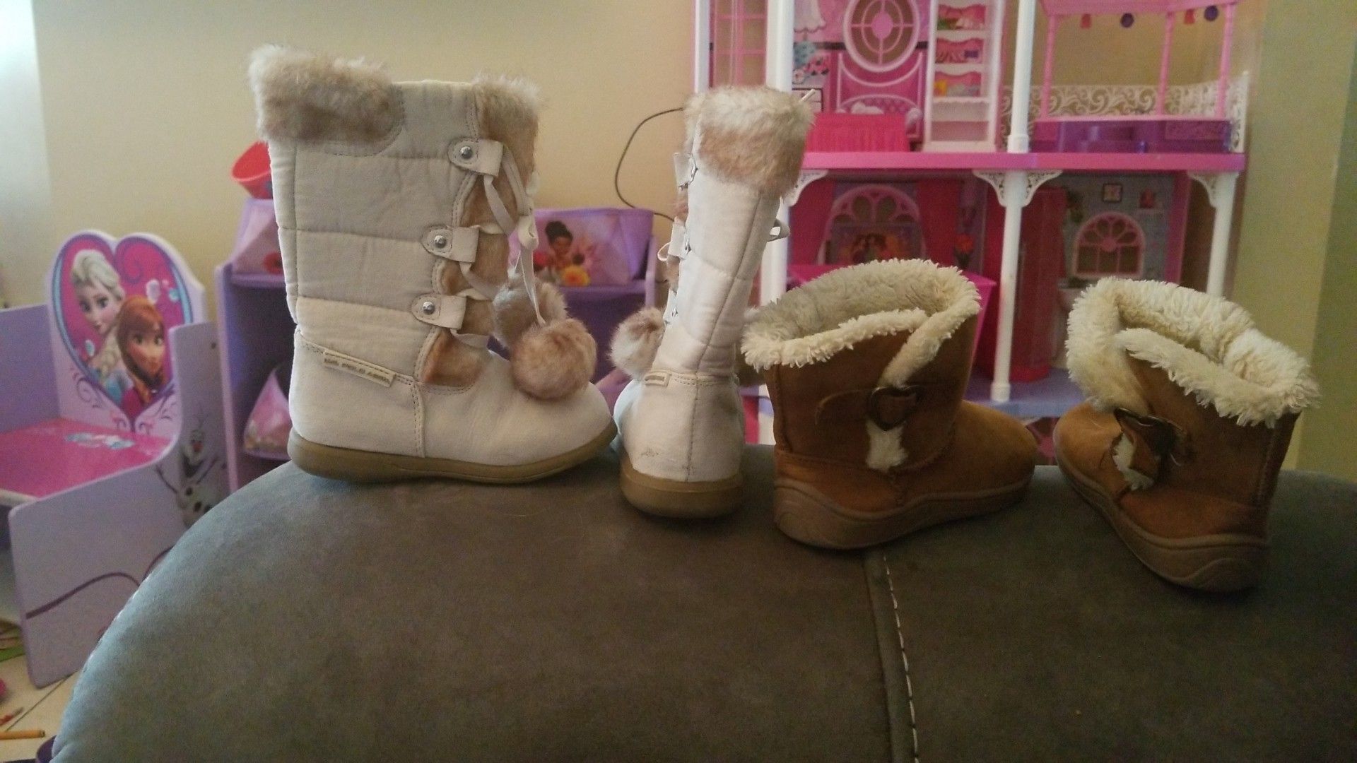 Girls boots