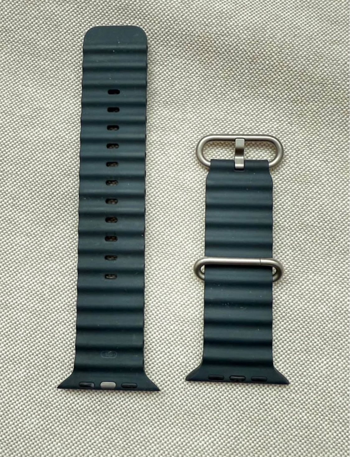 Apple Watch Ocean Band (Navy Blue Or White)