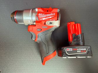 Milwaukee M12 FUEL Hammer Drill/Driver with XC 4.0 Battery