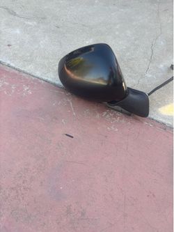 RIGHT PASSENGER SIDE MIRROR 2010-2015 TOYOTA PRIUS  3ER GENERATION (BLACK COLOR).