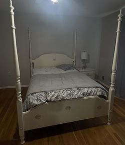 6 Piece Post Wooden Bedroom Set 