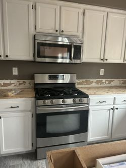 stove And Microwave