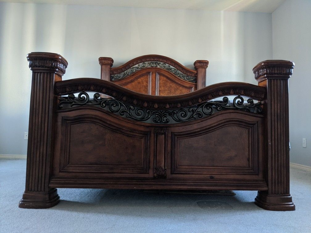 Queen bed with mattress