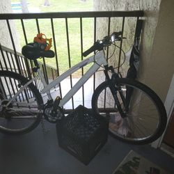 White And Pink Huffy RIVAL 10 Speed W/ Large Seat