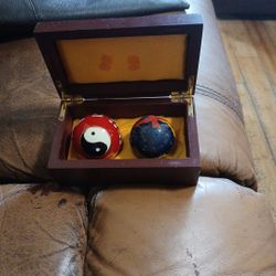 Set Of Vintage Chinese Baoding Balls In Original Box