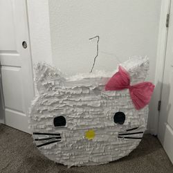 Hello Kitty Piñata 