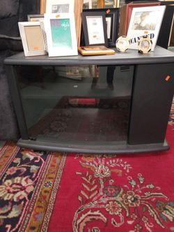 Entertainment Stand With Shelfs