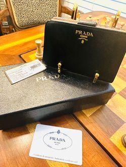 PRADA SAFFIANO WALLET
